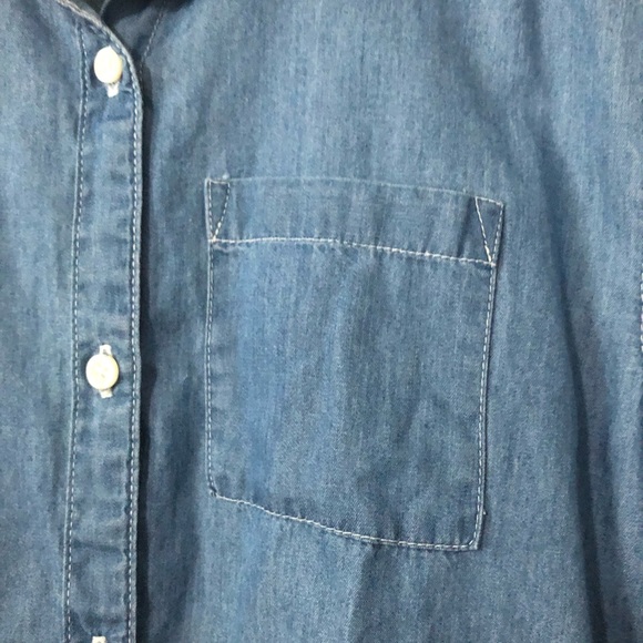 Old Navy Denim Boyfriend Shirt - Picture 3 of 5